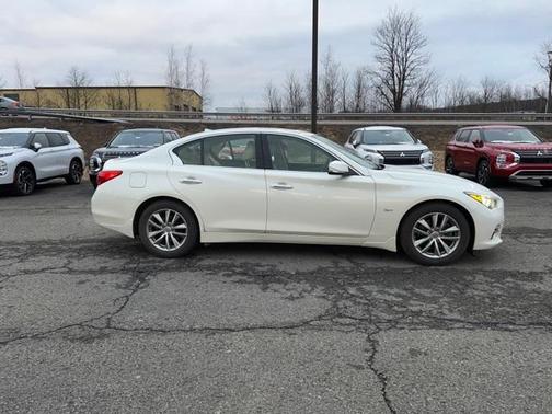 Photo 4 of 20 of 2016 INFINITI Q50 3.0T Premium
