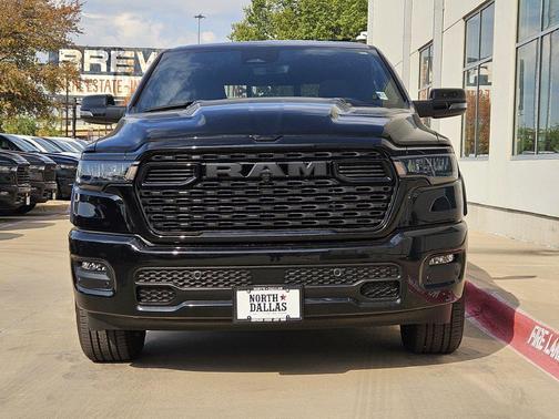 Diamond Black Crystal Pearlcoat 2026 RAM 1500 Big Horn/Lone Star