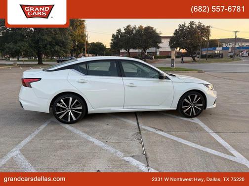 2022 Nissan Altima SR FWD