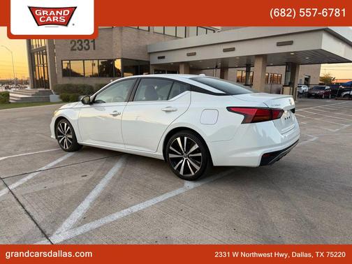 2022 Nissan Altima SR FWD