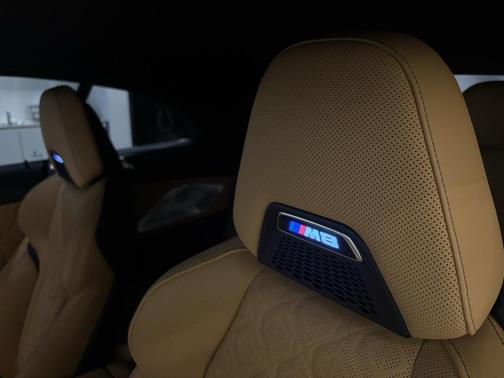 2022 BMW M8 Competition