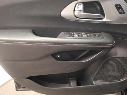 2021 Chrysler Pacifica Hybrid Touring L