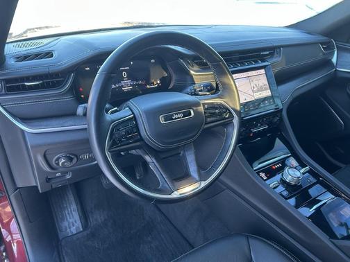 2022 Jeep Grand Cherokee Overland