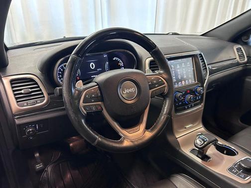 Brilliant Black Crystal Pearlcoat 2015 Jeep Grand Cherokee Overland