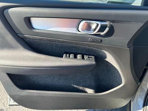 2024 Volvo XC40 B5 Core