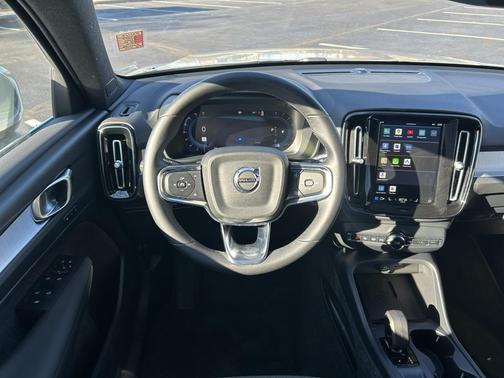 2024 Volvo XC40 B5 Core