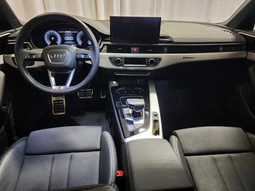 2022 Audi A4 45 S line Premium Plus