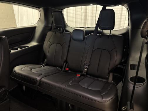 2025 Chrysler Pacifica L