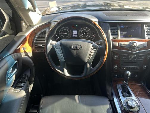 2016 INFINITI QX80 Base