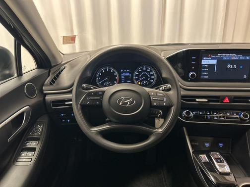 2022 Hyundai SONATA SE