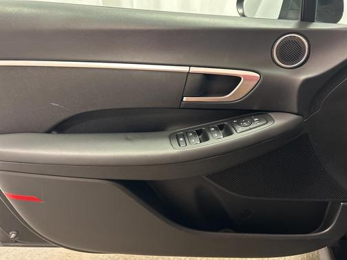 2022 Hyundai SONATA SE