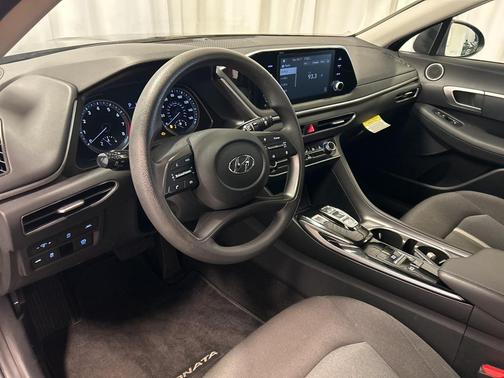 2022 Hyundai SONATA SE