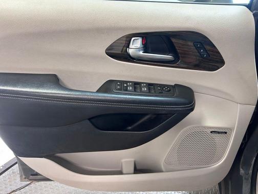 Ceramic Gray Clearcoat 2021 Chrysler Pacifica Limited