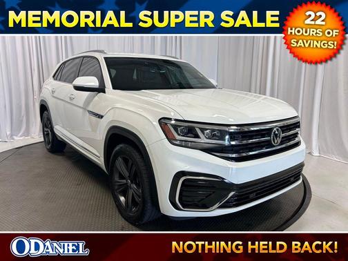 Pure White 2021 Volkswagen Atlas Cross Sport 3.6L V6 SE w/Technology R-Line