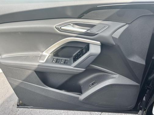 2025 Audi Q5 Premium TFSI quattro S tronic