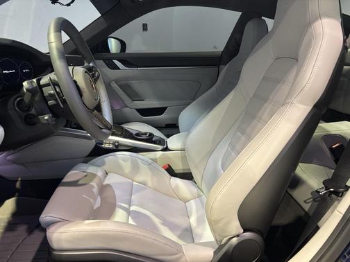 2025 Porsche 911 Turbo S