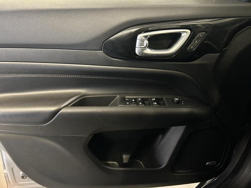 2023 Jeep Compass (Red) Edition