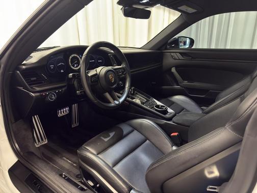 2022 Porsche 911 Carrera GTS