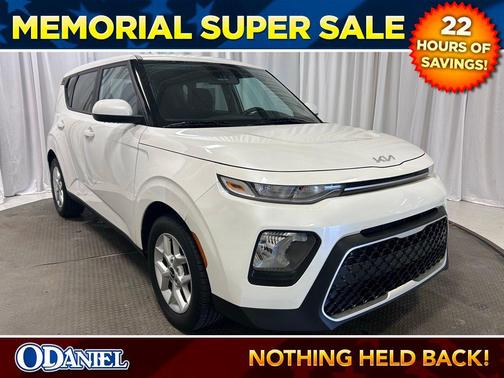 Snow White Pearl 2022 Kia Soul LX