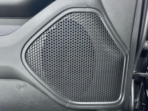 Diamond Black Crystal Pearlcoat 2026 RAM 1500 Express