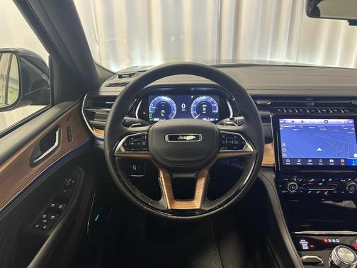 2025 Jeep Grand Cherokee Summit