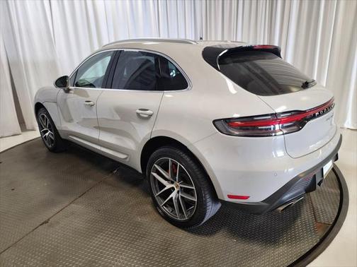 2024 Porsche Macan Base