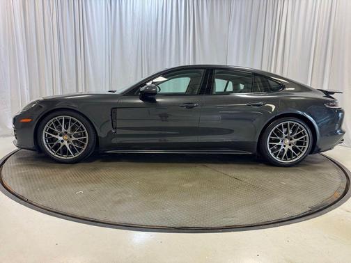 Volcano Grey Metallic 2023 Porsche Panamera 4 Platinum Edition