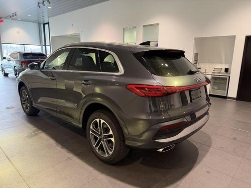 2025 Audi Q5 2.0T Premium Plus