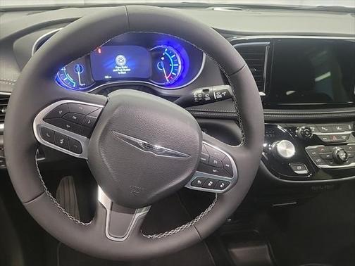 2025 Chrysler Pacifica Hybrid Select