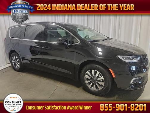 2025 Chrysler Pacifica Hybrid Select