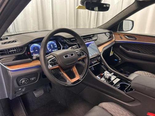 2025 Jeep Grand Cherokee L Summit