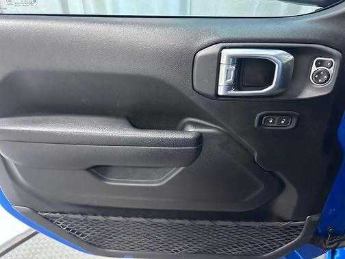 Hydro Blue Pearlcoat 2024 Jeep Gladiator Rubicon