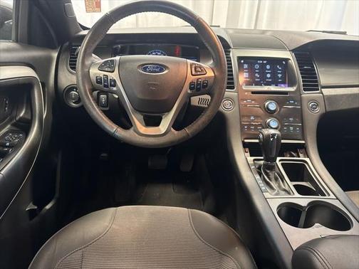 2018 Ford Taurus SEL