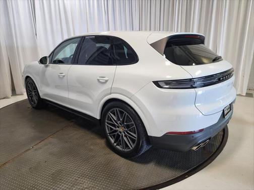 2024 Porsche Cayenne S