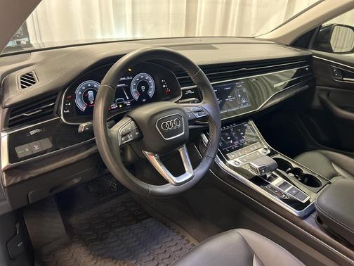2023 Audi Q8 55 Premium