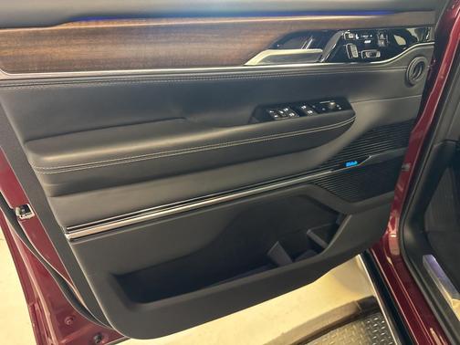 2024 Jeep Grand Wagoneer Series II