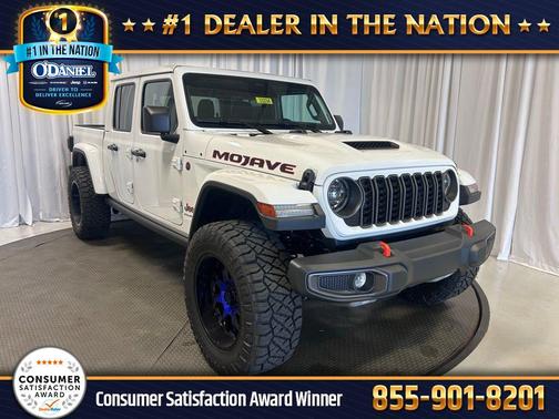 Bright White Clearcoat 2026 Jeep Gladiator Mojave