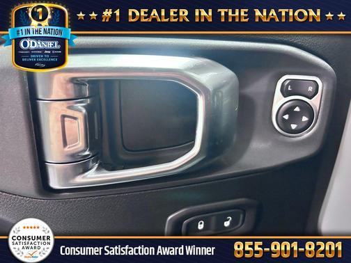 Bright White Clearcoat 2026 Jeep Gladiator Mojave