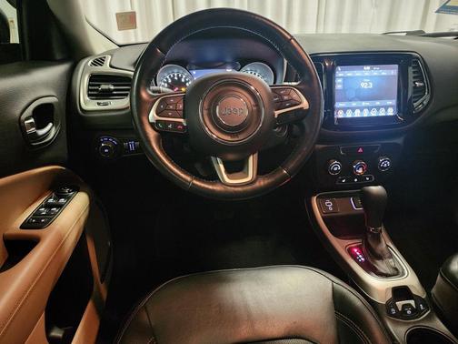 Diamond Black Crystal Pearlcoat 2018 Jeep Compass Sport