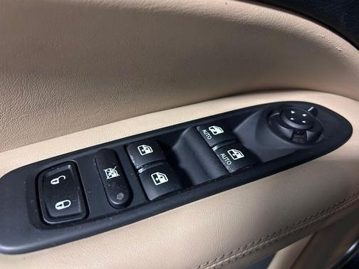 Diamond Black Crystal Pearlcoat 2018 Jeep Compass Sport