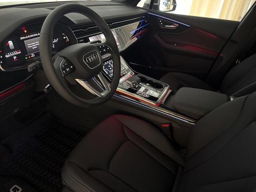 2025 Audi Q7 55 Premium Plus