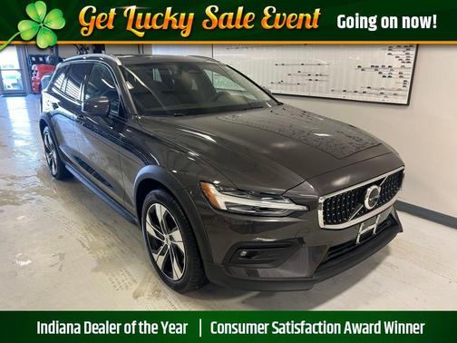 2023 Volvo V60 Cross Country B5 Plus
