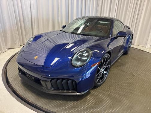 2025 Porsche 911 Carrera 4 GTS