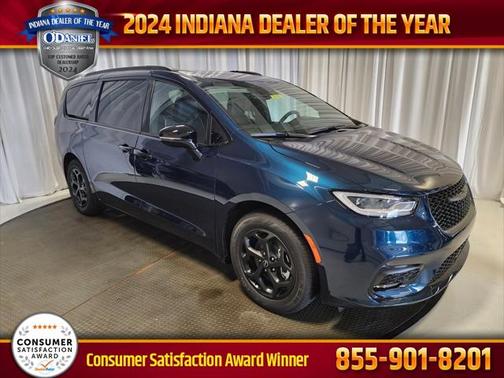 2025 Chrysler Pacifica Hybrid Select