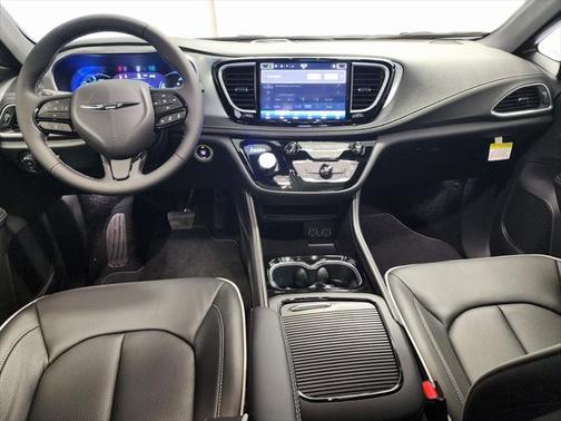 2025 Chrysler Pacifica Hybrid Select