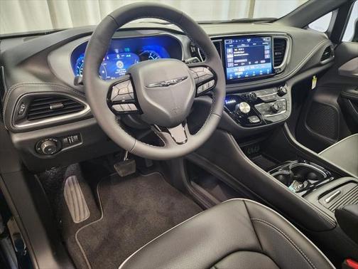 2025 Chrysler Pacifica Hybrid Select