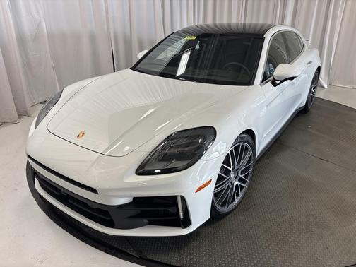 2025 Porsche Panamera 4