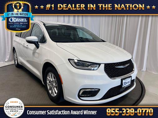 Bright White Clearcoat 2023 Chrysler Pacifica Touring L