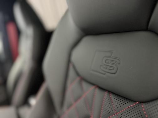 2026 Audi SQ8 4.0T Premium Plus