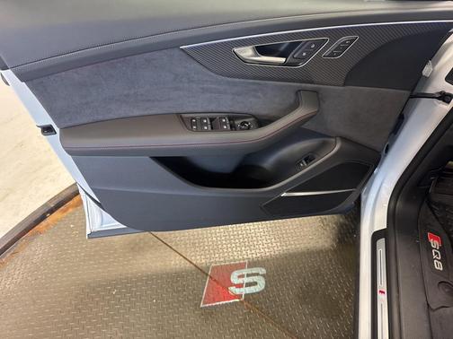 2026 Audi SQ8 4.0T Premium Plus